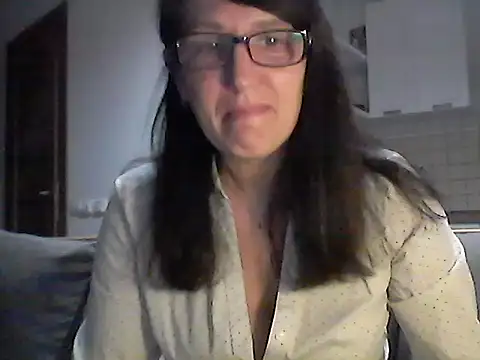Elena48324 online show from May 20, 2026, 6:03 pm