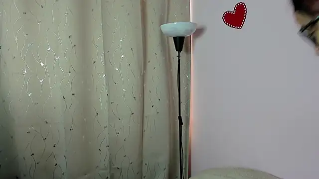 Dafne Mel online show from February 19, 2026, 1:29 pm