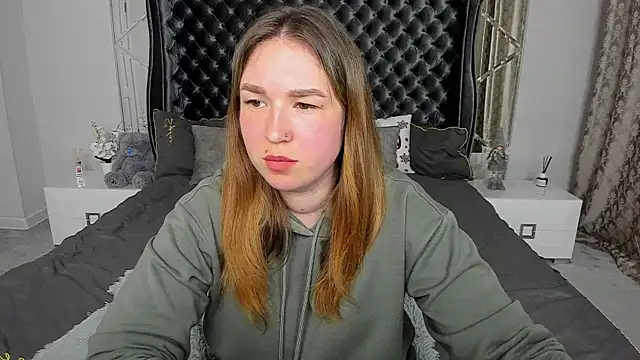 Sofii darling online show from March 19, 2026, 6:23 pm