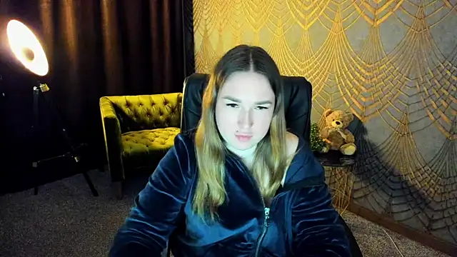 Snapshot of Sofii_darling chatting on April 19, 2026, 4:39 pm Sofii darling online show from April 19, 2026, 4:39 pm