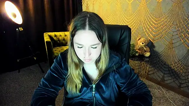 Snapshot of Sofii_darling chatting on April 19, 2026, 6:10 pm Sofii darling online show from April 19, 2026, 6:10 pm