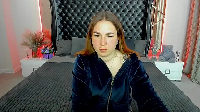 Snapshot of Sofii_darling chatting on April 30, 2026, 4:35 pm Sofii darling online show from April 30, 2026, 4:35 pm