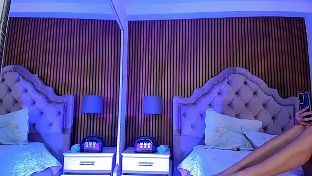 Starbutterflyy  online show from November 13, 2025, 4:11 am