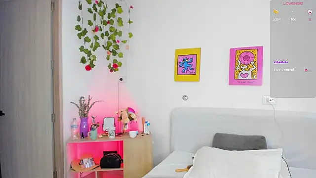 AprilAddams  online show from September 13, 2025, 9:25 pm