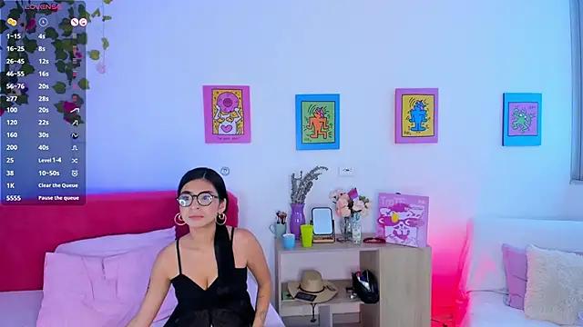 AprilAddams  online show from September 16, 2025, 9:27 pm