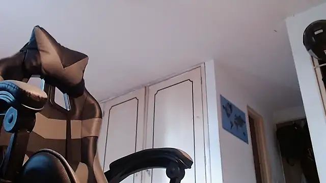 malek xarx  online show from February 8, 2026, 8:34 pm