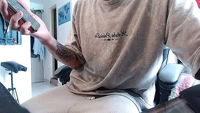 malek xarx  online show from March 24, 2026, 4:23 pm