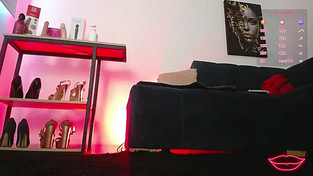 Snapshot of tiana_rosse_ chatting on July 14, 2026, 12:33 pm tiana rosse online show from July 14, 2026, 12:33 pm