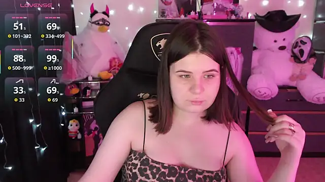 AmyVibess online show from October 28, 2025, 8:11 pm