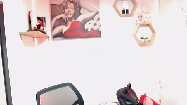 DIVAX MONSERRAT online show from October 5, 2025, 5:44 pm