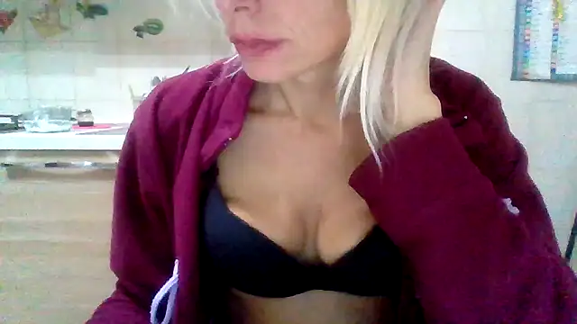 Kelly80 online show from November 14, 2025, 4:11 am