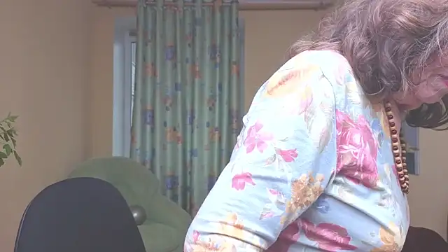 Snapshot of Betty_Brick chatting on April 30, 2026, 2:01 pm Betty Brick online show from April 30, 2026, 2:01 pm