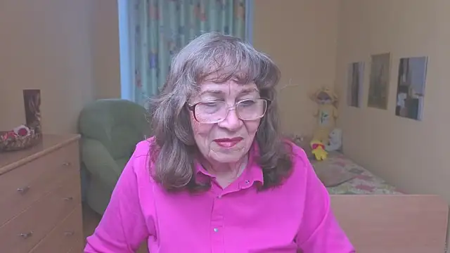 Snapshot of Betty_Brick chatting on May 14, 2026, 3:41 pm Betty Brick online show from May 14, 2026, 3:41 pm