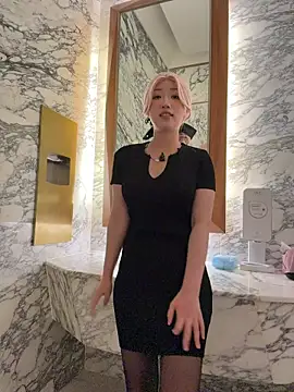 winter11 online show from November 8, 2025, 5:07 am