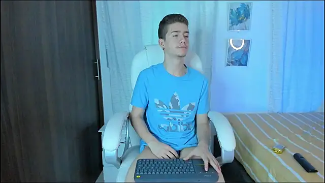 ThiagooJames online show from September 13, 2025, 2:44 am