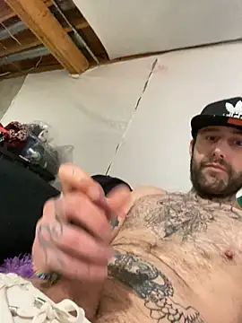 Snapshot of hue-g-rection chatting on March 3, 2026, 12:33 pm hue-g-rection online show from March 3, 2026, 12:33 pm