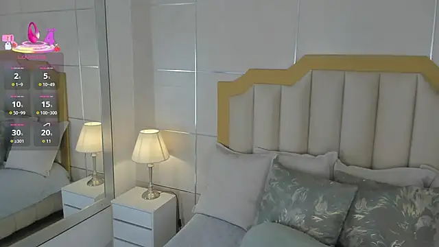 MaddieParker online show from October 8, 2025, 7:33 pm