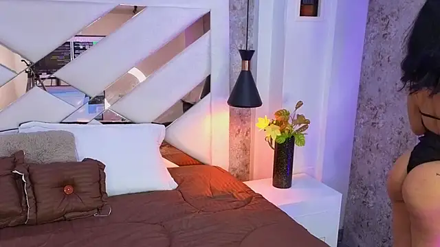 Saara evans  online show from September 23, 2025, 8:12 pm