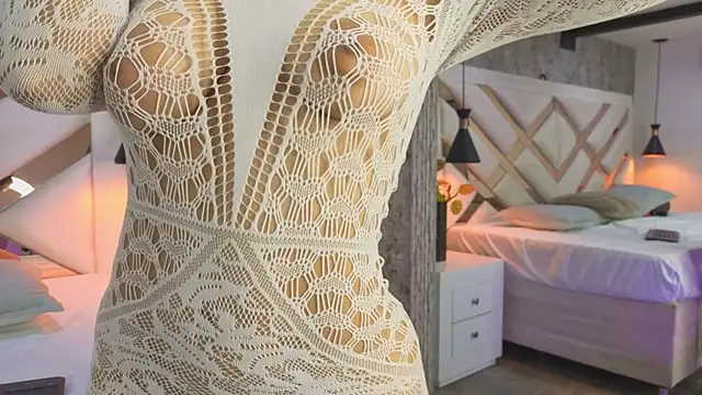 Saara evans  online show from October 3, 2025, 7:33 pm