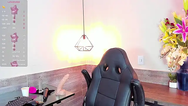 LussieWillow online show from October 2, 2025, 11:39 am