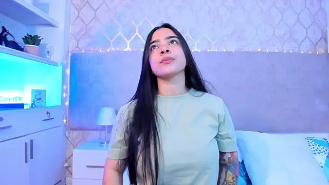 KamilaBetancourt online show from February 11, 2026, 2:11 pm