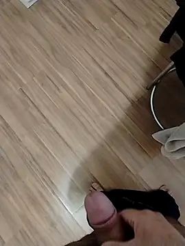 Snapshot of LeoMaduroSP chatting on September 15, 2025, 12:05 pm LeoMaduroSP online show from September 15, 2025, 12:05 pm