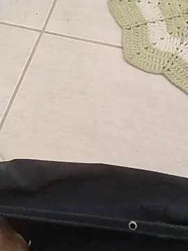 Snapshot of LeoMaduroSP chatting on October 21, 2025, 5:35 pm LeoMaduroSP online show from October 21, 2025, 5:35 pm