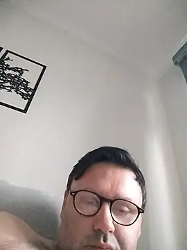 Snapshot of LeoMaduroSP chatting on October 26, 2025, 8:15 pm LeoMaduroSP online show from October 26, 2025, 8:15 pm