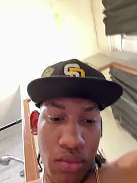 mikyng online show from October 8, 2025, 1:31 pm