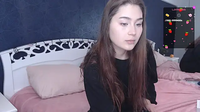 Lili Luuu online show from October 1, 2025, 9:32 pm