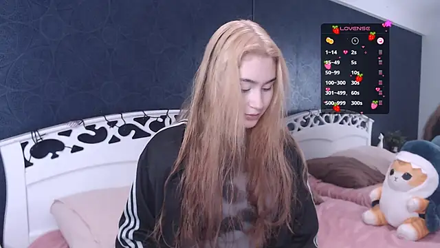 Lili Luuu online show from October 18, 2025, 4:15 am