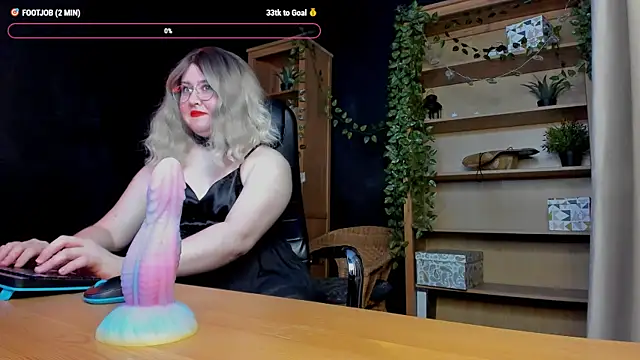 Snapshot of Ellis_Nova chatting on October 25, 2025, 9:39 am Ellis Nova online show from October 25, 2025, 9:39 am