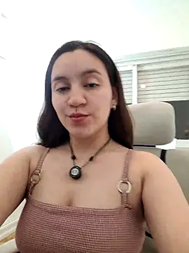Snapshot of KattyHotson chatting on May 4, 2026, 9:44 pm KattyHotson online show from May 4, 2026, 9:44 pm