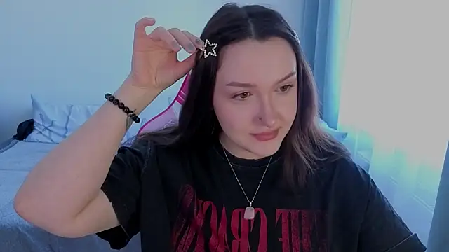 CrystalBlaze  online show from April 10, 2026, 11:48 am