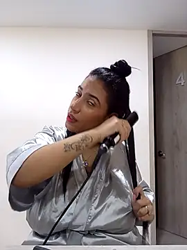 Samantha hotly online show from October 9, 2025, 1:20 pm