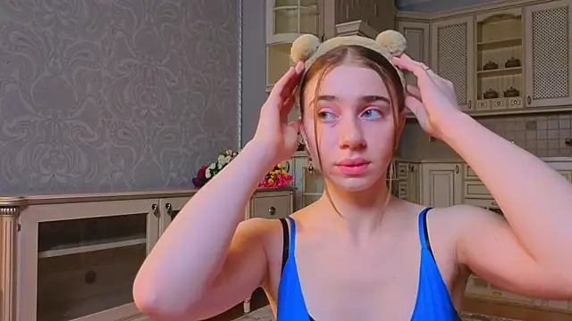 Snapshot of EadlinGillim chatting on September 18, 2025, 3:08 am EadlinGillim online show from September 18, 2025, 3:08 am