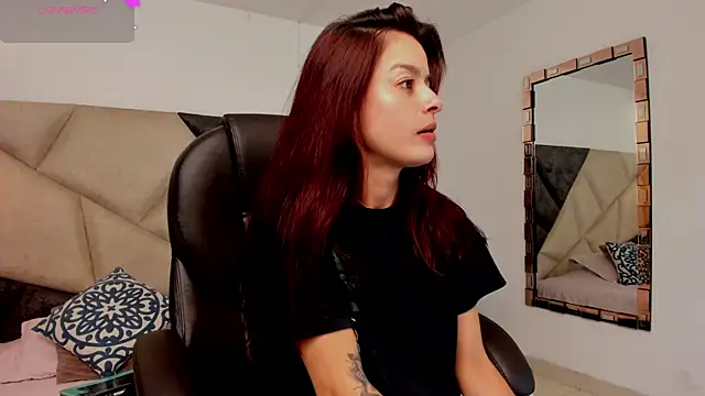 valerieMattson online show from November 20, 2025, 5:56 pm