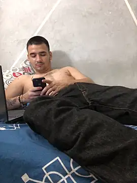 Snapshot of Cesar_Augusto chatting on October 19, 2025, 6:03 am Cesar Augusto online show from October 19, 2025, 6:03 am