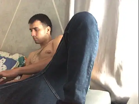 Snapshot of Cesar_Augusto chatting on April 12, 2026, 5:23 am Cesar Augusto online show from April 12, 2026, 5:23 am