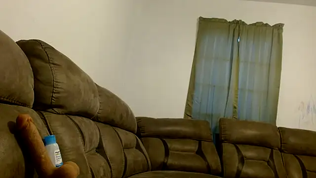 Snapshot of carlithefreak chatting on February 23, 2025, 4:02 pm carlithefreak online show from February 23, 2025, 4:02 pm