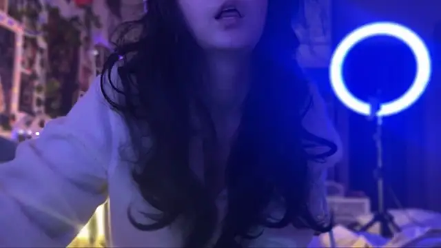 nikoli naw online show from October 9, 2025, 9:35 pm