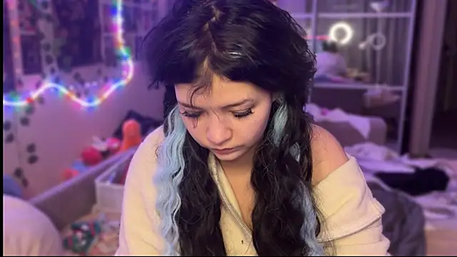 nikoli naw online show from October 30, 2025, 2:40 pm