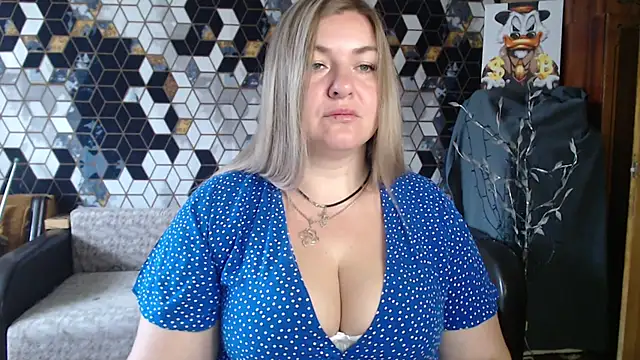 Snapshot of NikaSkylink chatting on April 8, 2026, 4:56 am NikaSkylink online show from April 8, 2026, 4:56 am