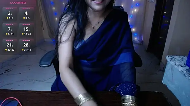 Snapshot of Divvya_ chatting on July 11, 2026, 6:32 pm Divvya online show from July 11, 2026, 6:32 pm
