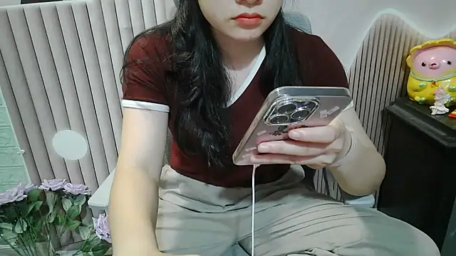 Snapshot of Emachiii chatting on October 9, 2025, 1:03 am Emachiii online show from October 9, 2025, 1:03 am