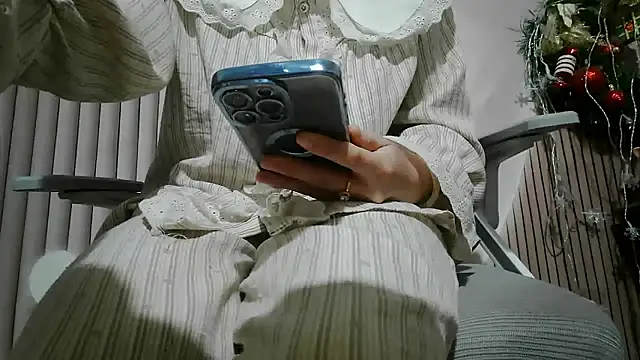 Emachiii online show from February 21, 2026, 12:11 am