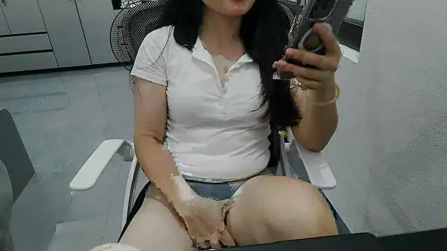 Emachiii online show from June 20, 2026, 12:30 pm