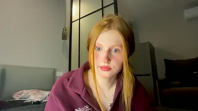 LuxXAngel online show from April 1, 2026, 6:05 pm