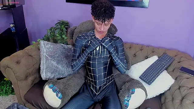 JoseLucian online show from October 30, 2025, 8:42 pm