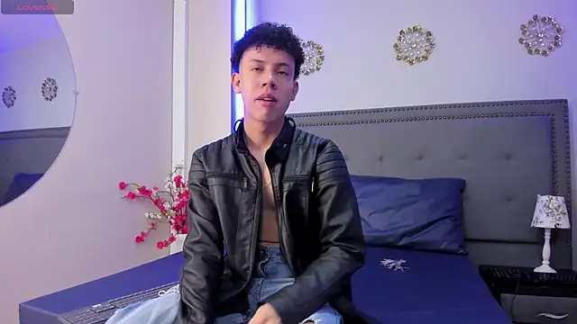 JoseLucian online show from December 20, 2025, 7:54 pm